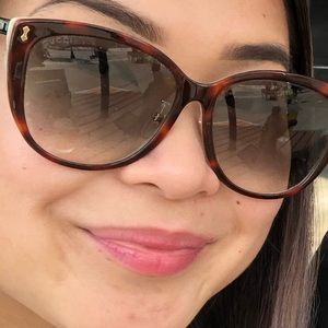 Meet your Posher, Maria regina